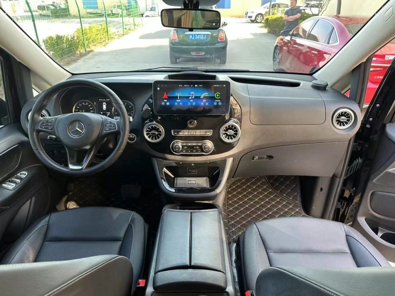 徐州22年奔驰威霆8