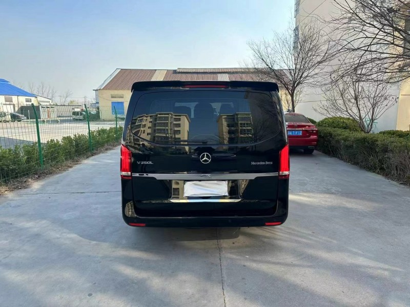 徐州22年奔驰威霆9