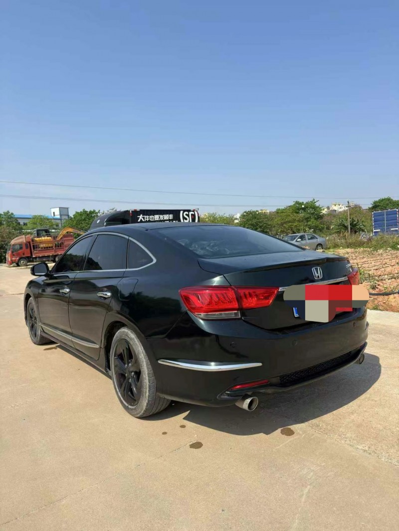广州16年本田思铂睿4