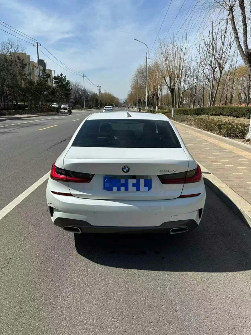 东营22年宝马3系9