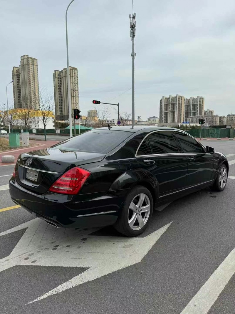 济宁13年奔驰S8