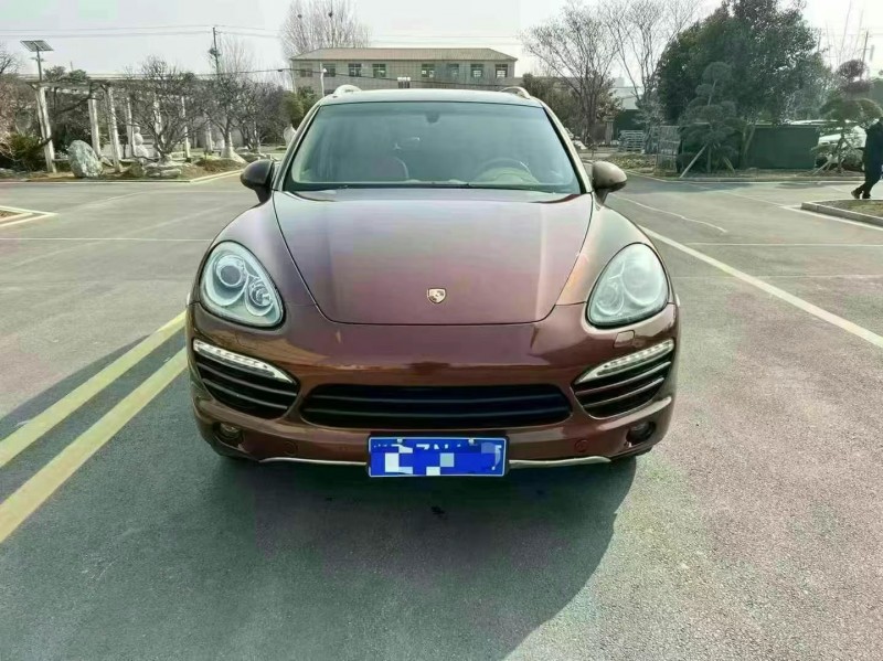 东营13年保时捷卡宴1