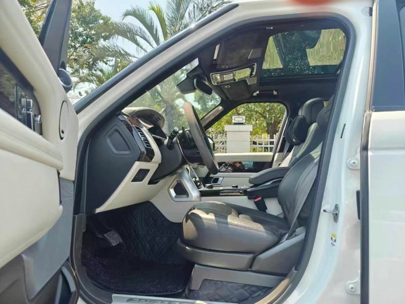 广州22年路虎揽胜行政4