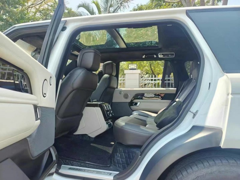 广州22年路虎揽胜行政8