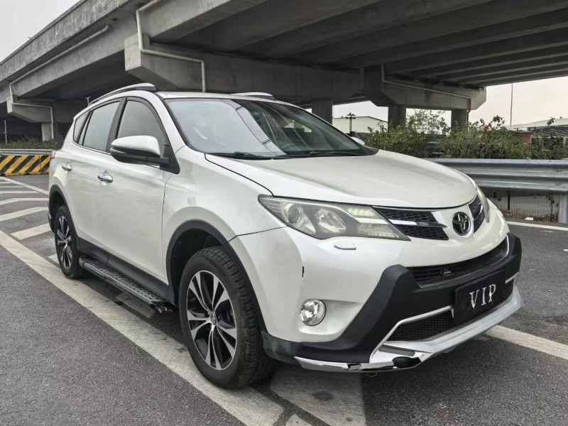 广州15年丰田RAV42