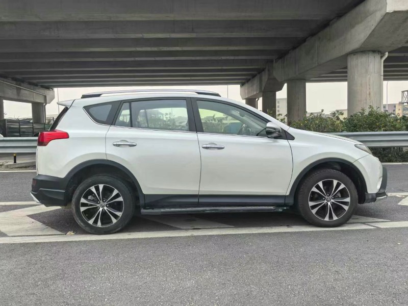 广州15年丰田RAV44