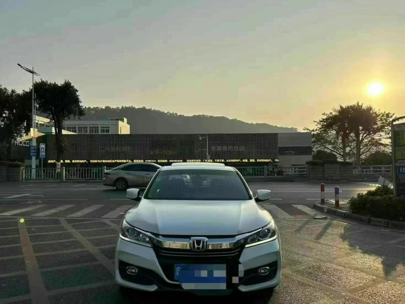 广州17年本田雅阁1