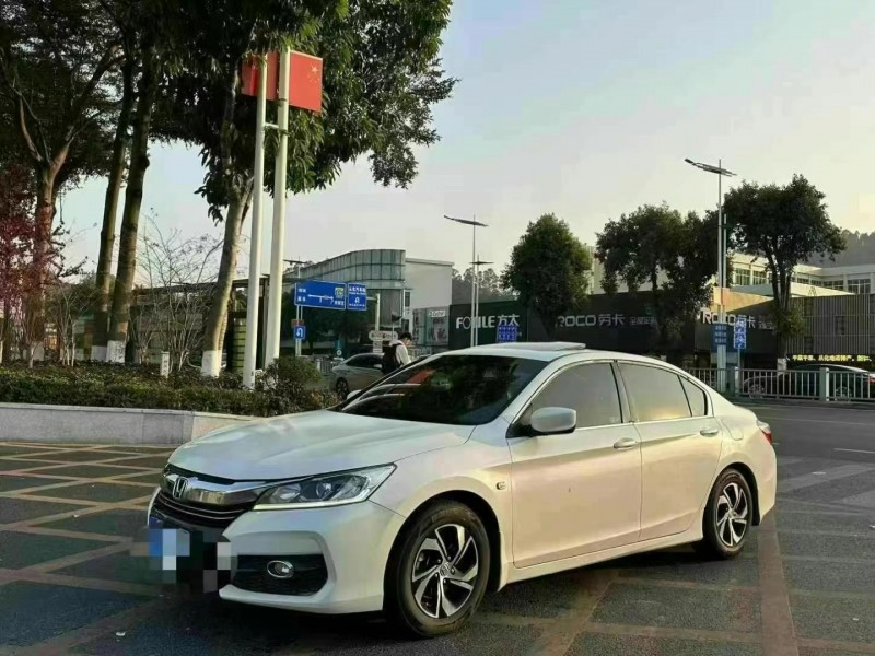 广州17年本田雅阁2