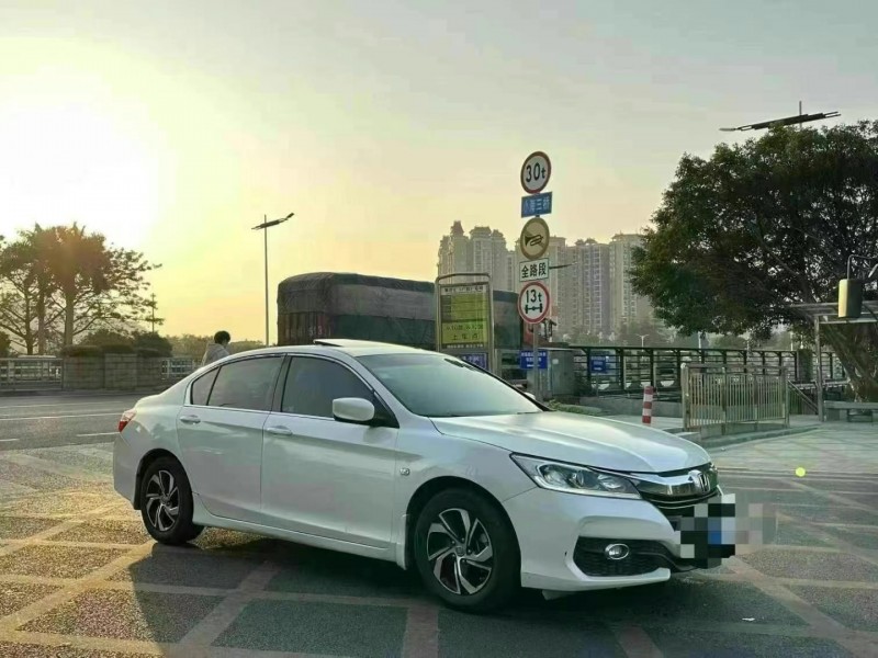 广州17年本田雅阁6