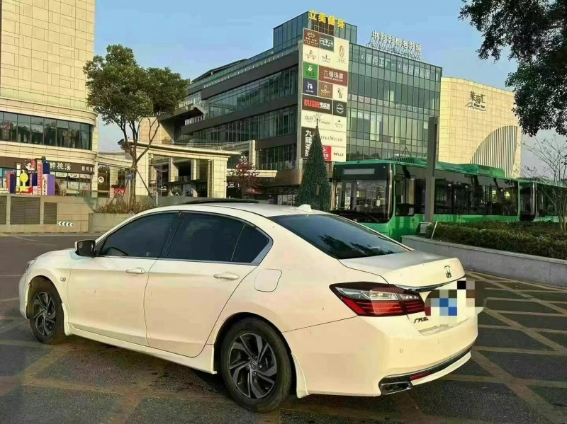 广州17年本田雅阁9