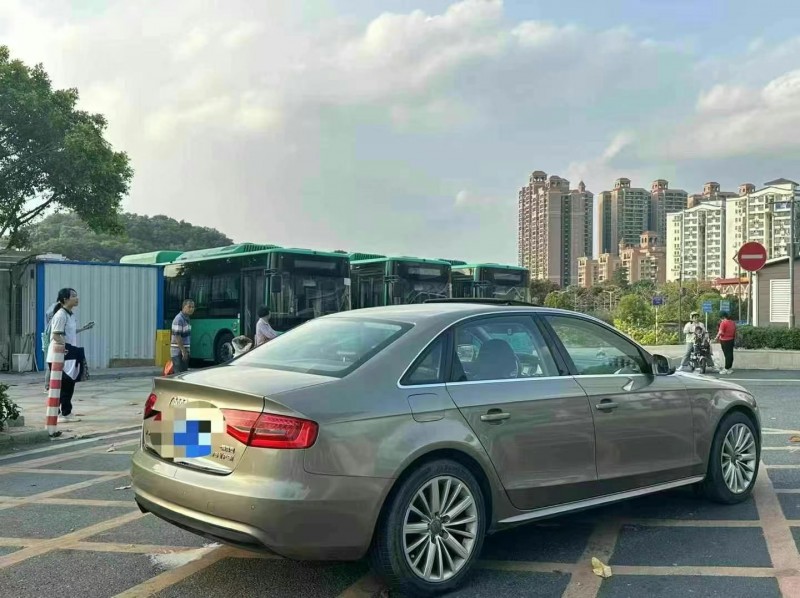 广州12年奥迪A4L6