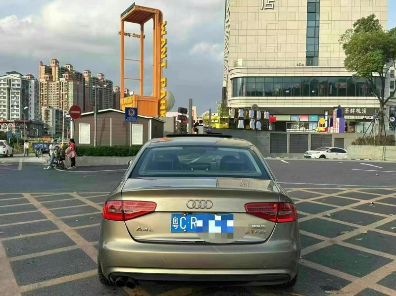 广州12年奥迪A4L8