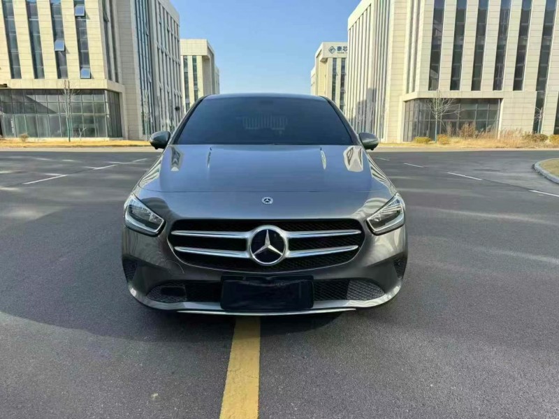 东营21年奔驰B1