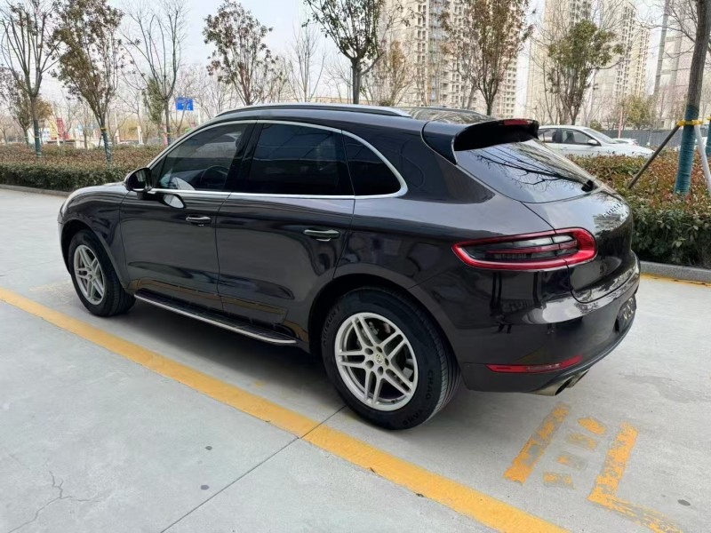 济宁16年保时捷Macan7