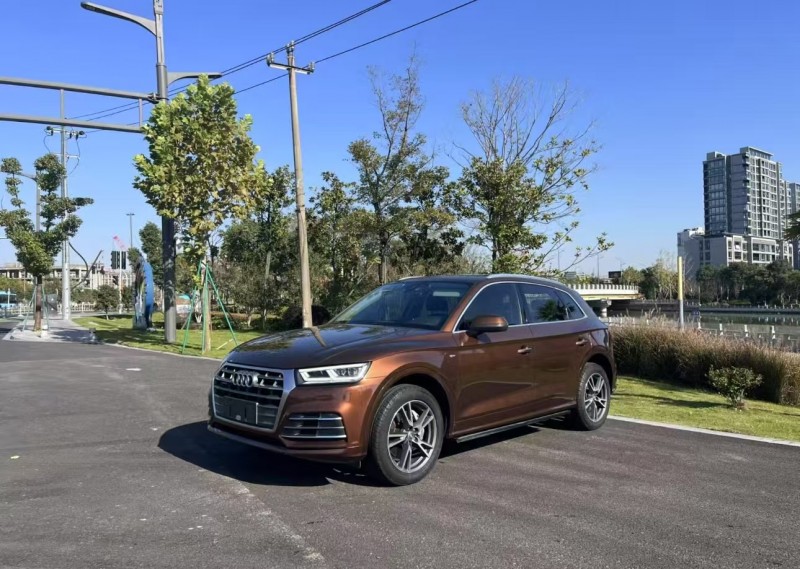 济宁19年奥迪Q53