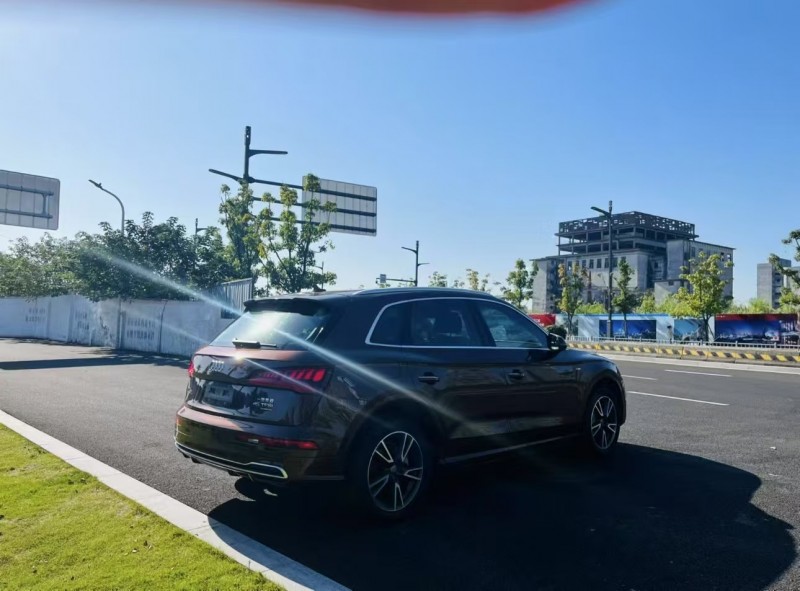 济宁19年奥迪Q57