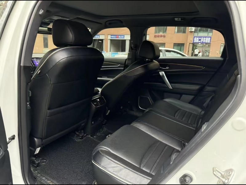 济宁18年本田URV4