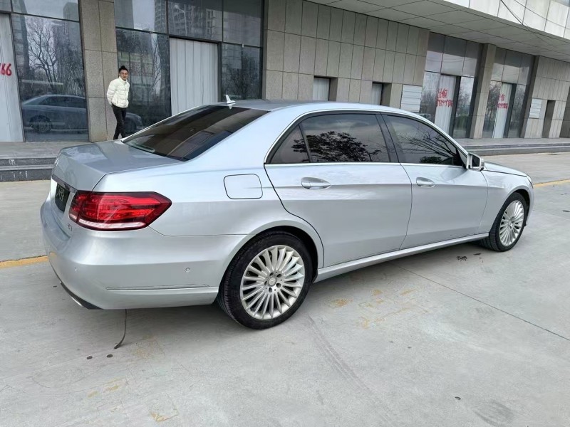 济宁16年奔驰E8