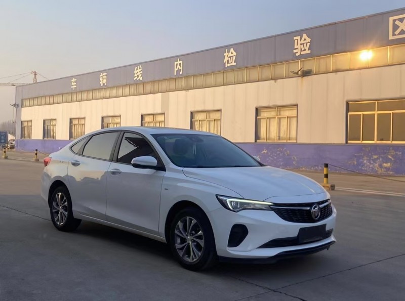 济宁22年别克威朗3