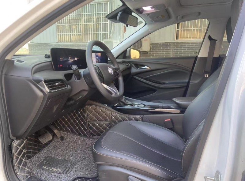 济宁22年别克威朗6