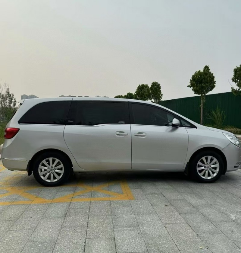 济宁15年别克GL83