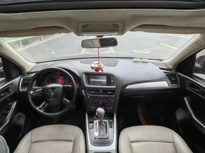 广州10年奥迪Q59