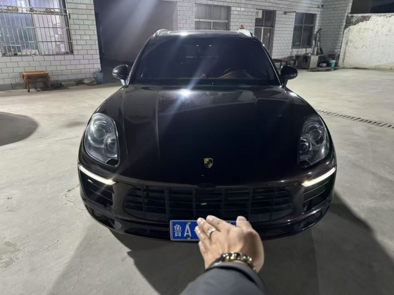 济宁15年保时捷Macan1