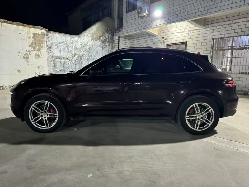 济宁15年保时捷Macan3