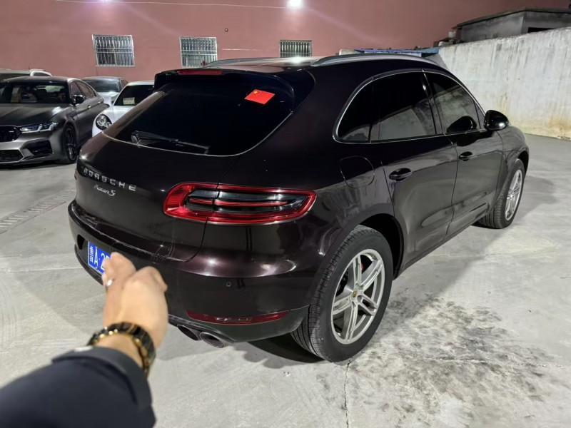 济宁15年保时捷Macan7