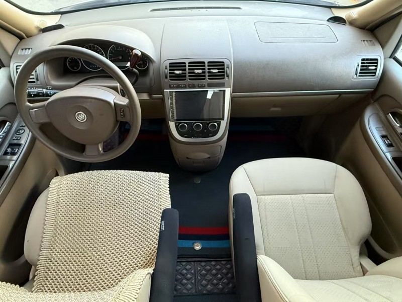 济宁16年别克GL86