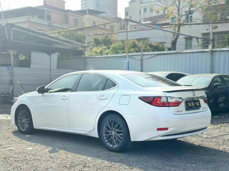 广州16年雷克萨斯ES7