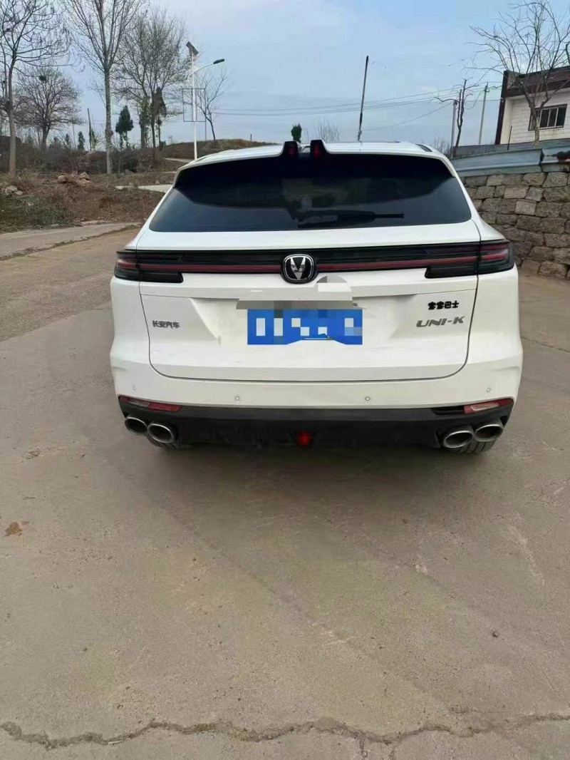 開封24年長安汽車UNI9
