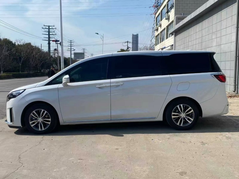 徐州23年别克GL84