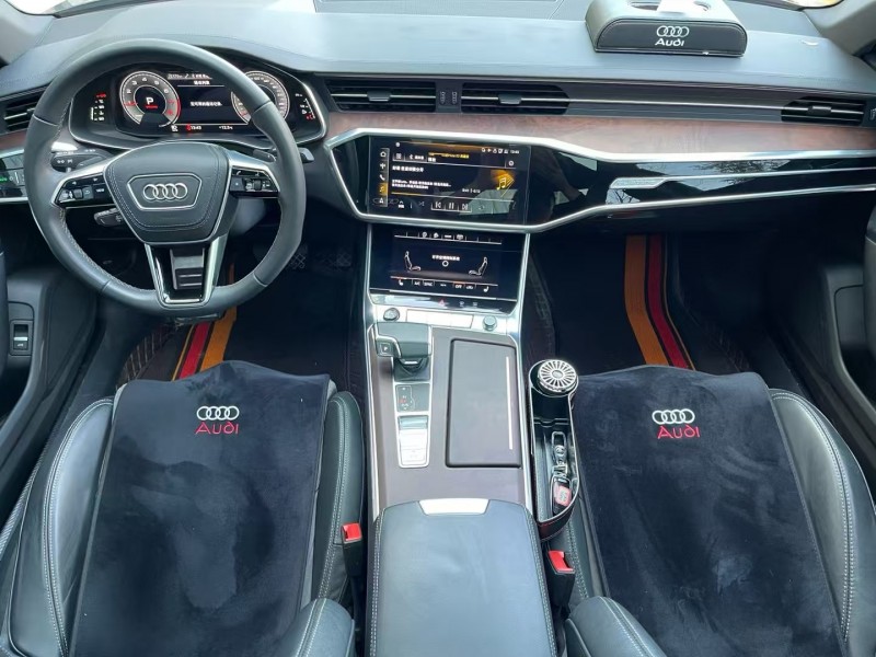 济宁23年奥迪A6L6