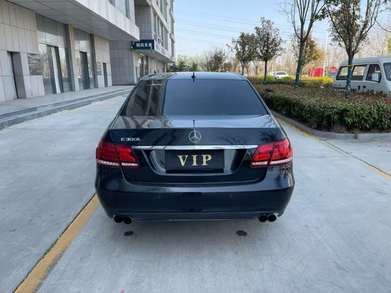 济宁13年奔驰E9