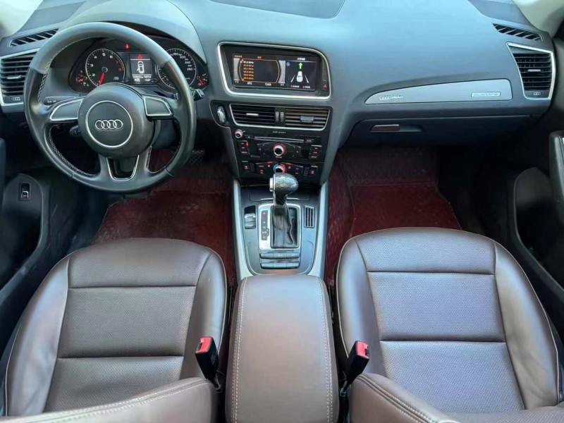 济宁16年奥迪Q56