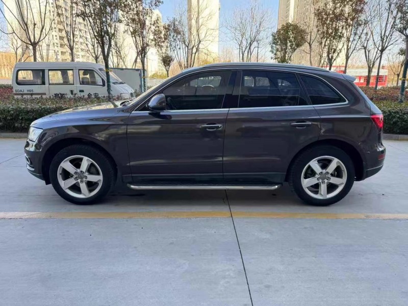 济宁16年奥迪Q57