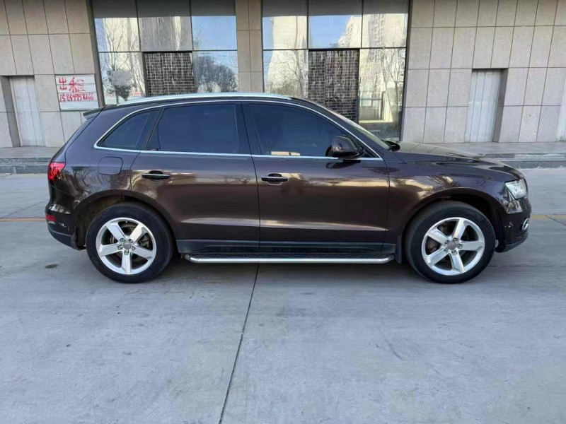 济宁16年奥迪Q58