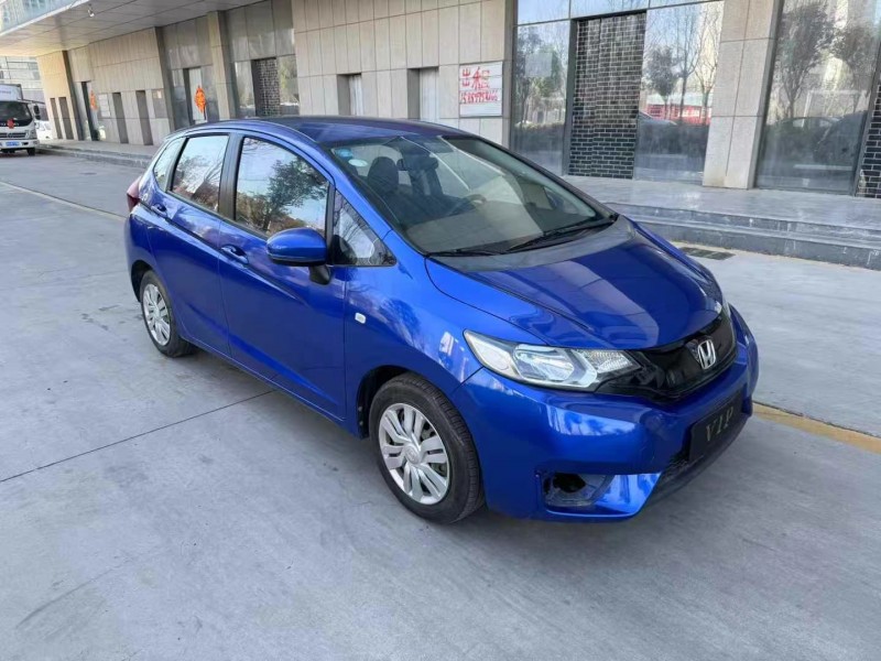 济宁17年本田飞度2