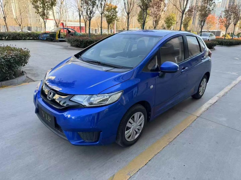 济宁17年本田飞度3