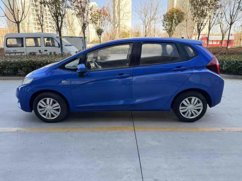 济宁17年本田飞度8