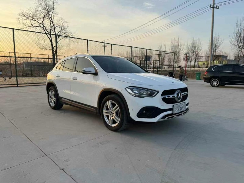 徐州21年奔驰GLA2