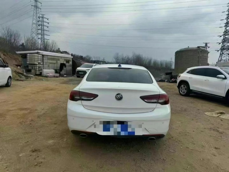 青岛19年别克君威2