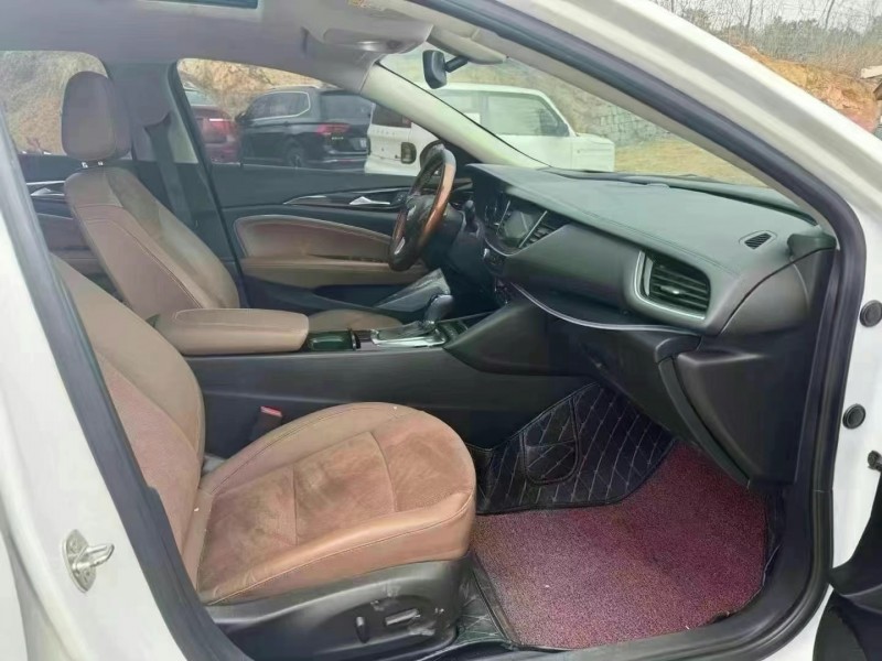 青岛19年别克君威8