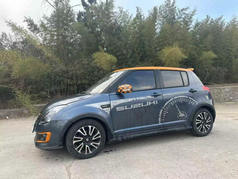 青岛16年铃木雨燕3