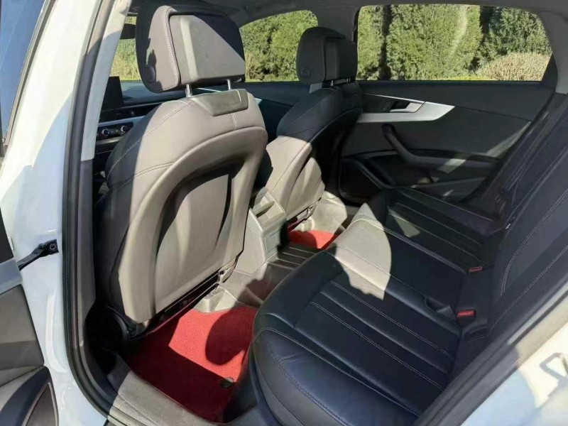 济宁22年奥迪A4L6