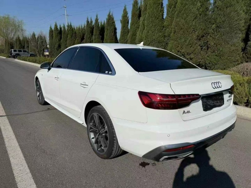 济宁22年奥迪A4L8