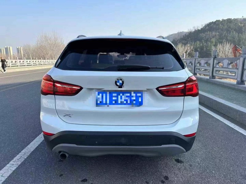 济宁17年宝马X19