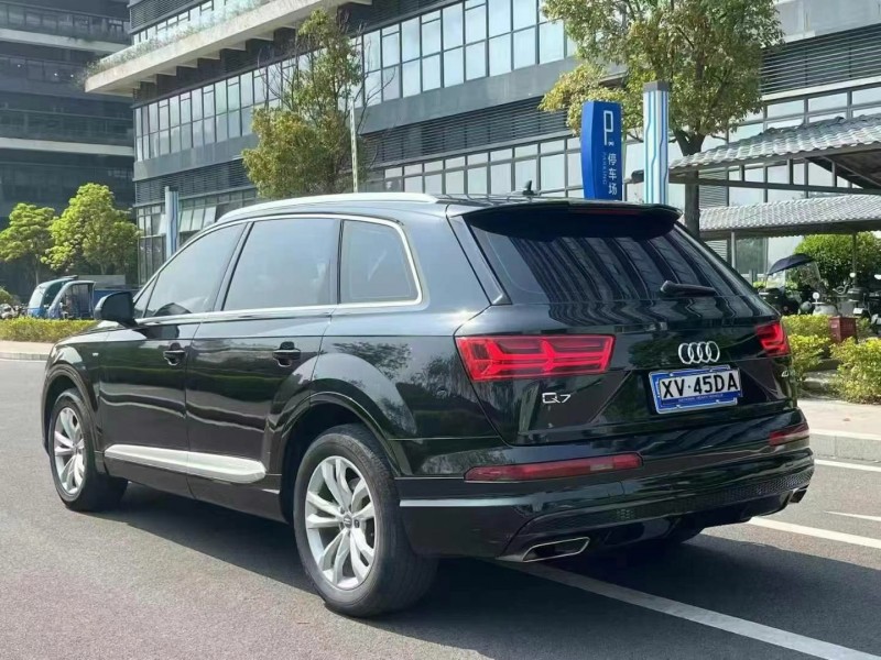 东莞17年奥迪Q77