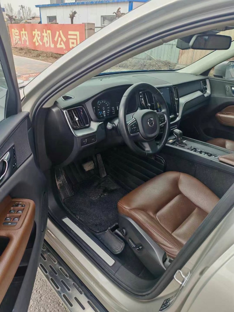 保定20年沃爾沃XC606